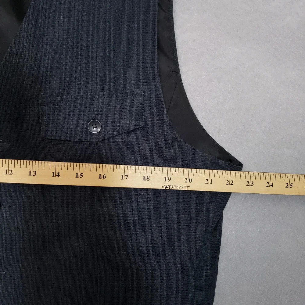 Kenneth Cole New York measurements pit